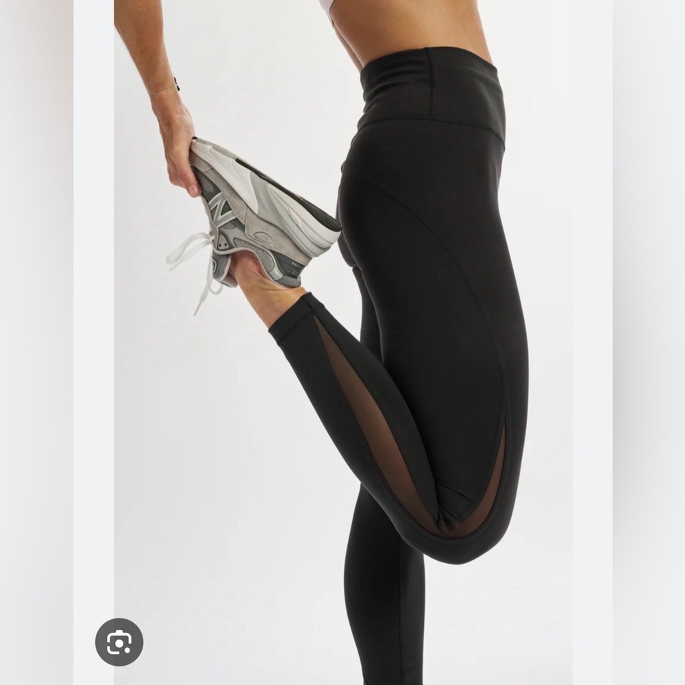 Lululemon black wunder under mesh legging